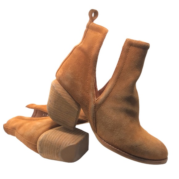 JEFFREY CAMPBELL Anthropologie Orwell Suede Booties - Picture 9 of 9